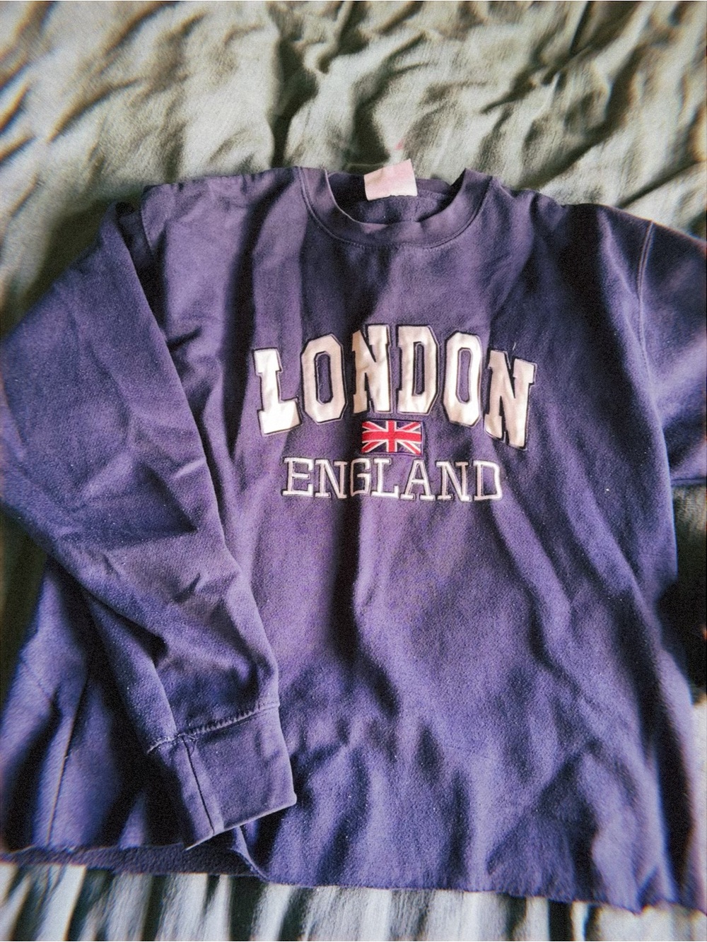 Men's London England Crewneck Sweatshirt in Navy Blue